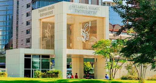 Üniversiteler teker teker hibrit eğitime geçiyor, İTÜ'den karar bekleniyor