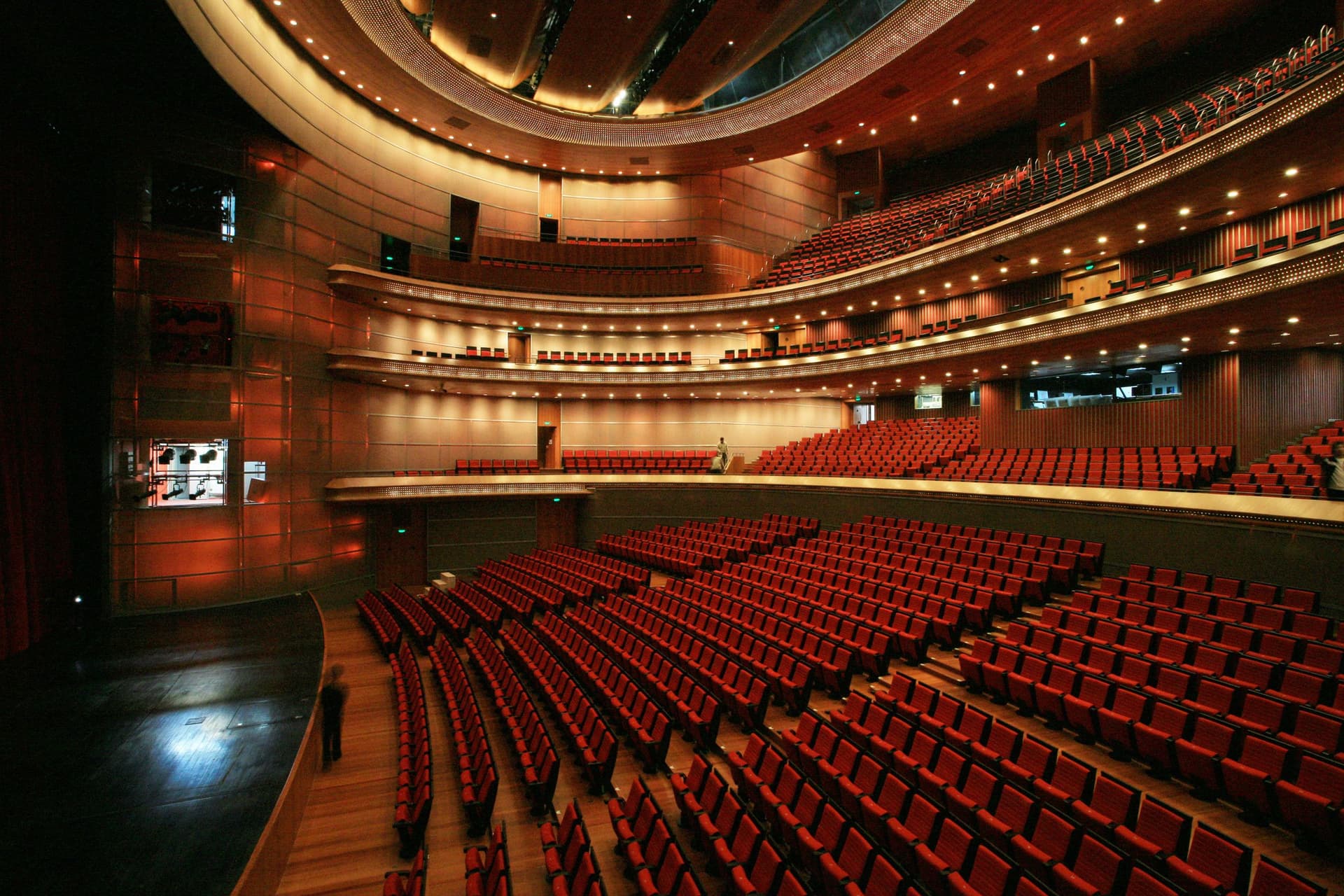 arıSanat: Mayıs ayında İstanbul'daki uygun fiyatlı tiyatrolar