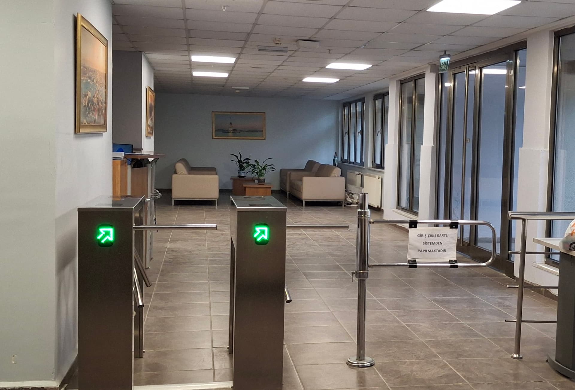 İTÜ yurtlarında turnike dönemi: Geç girişler izin hakkından düşecek mi?