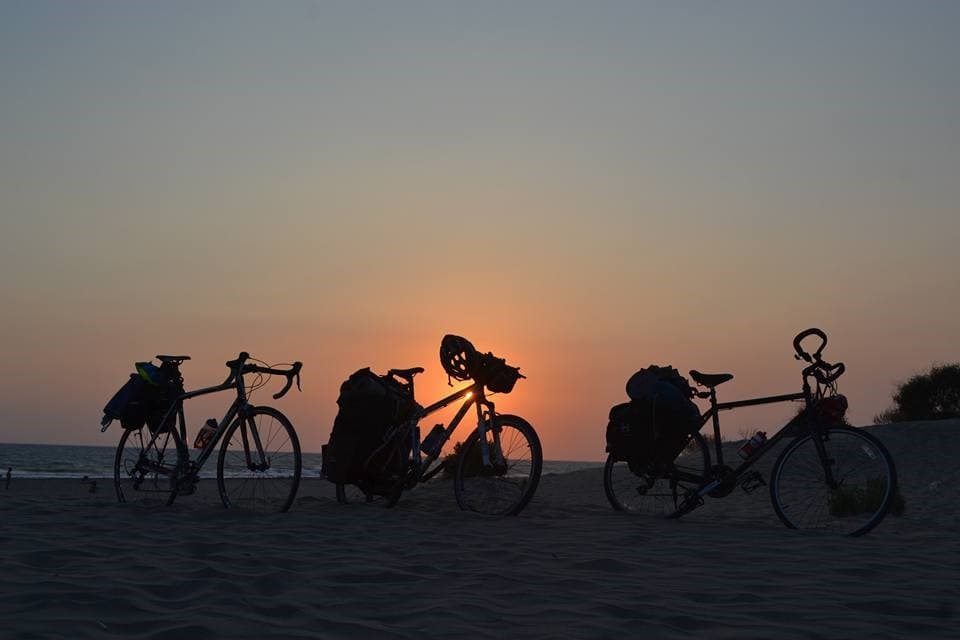 3 kafadar, 80 günde devr-i pedal