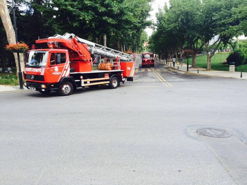 Kütüphane yangını zararsız atlatıldı