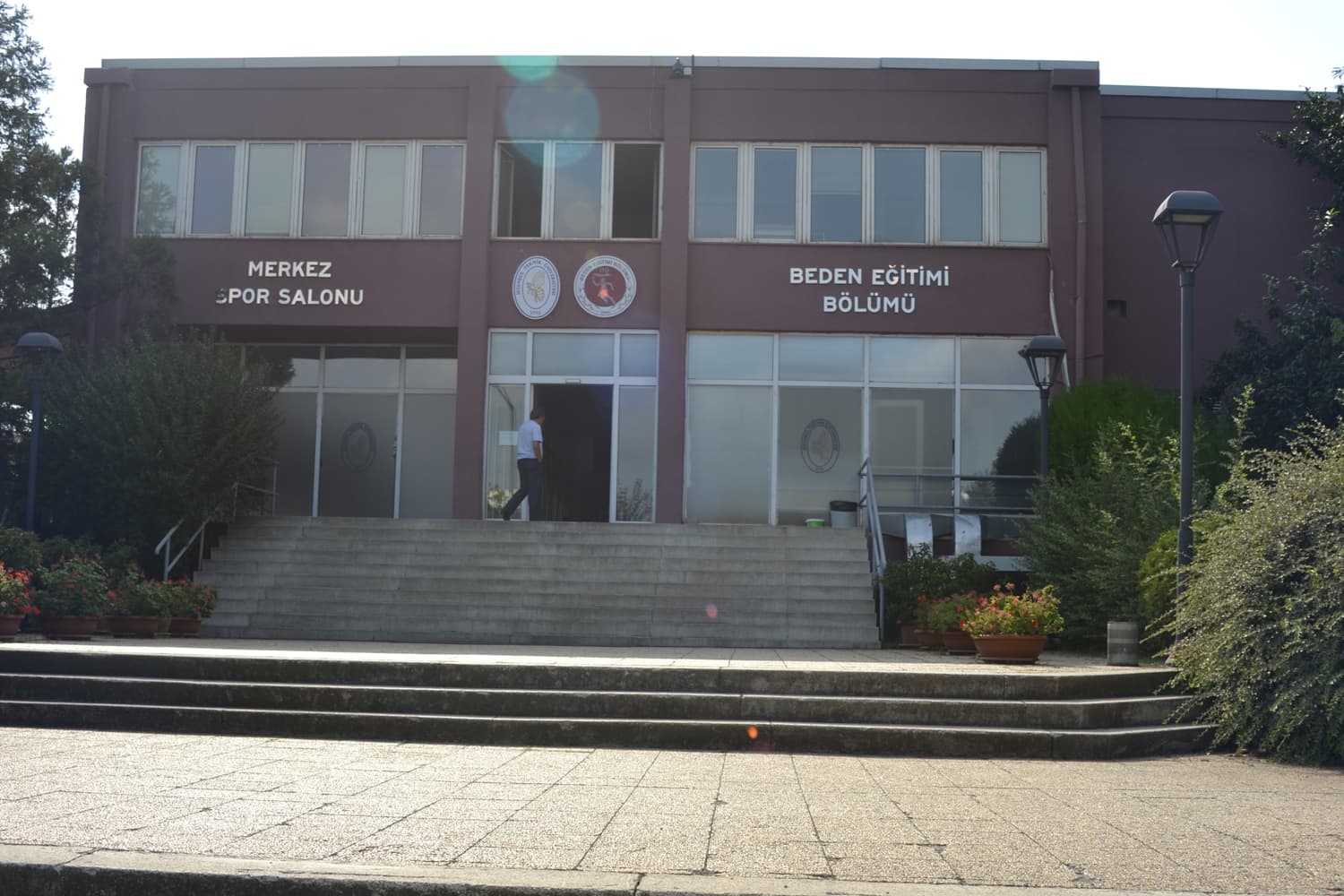 Merkezi spor salonu tadilata mı alınıyor?