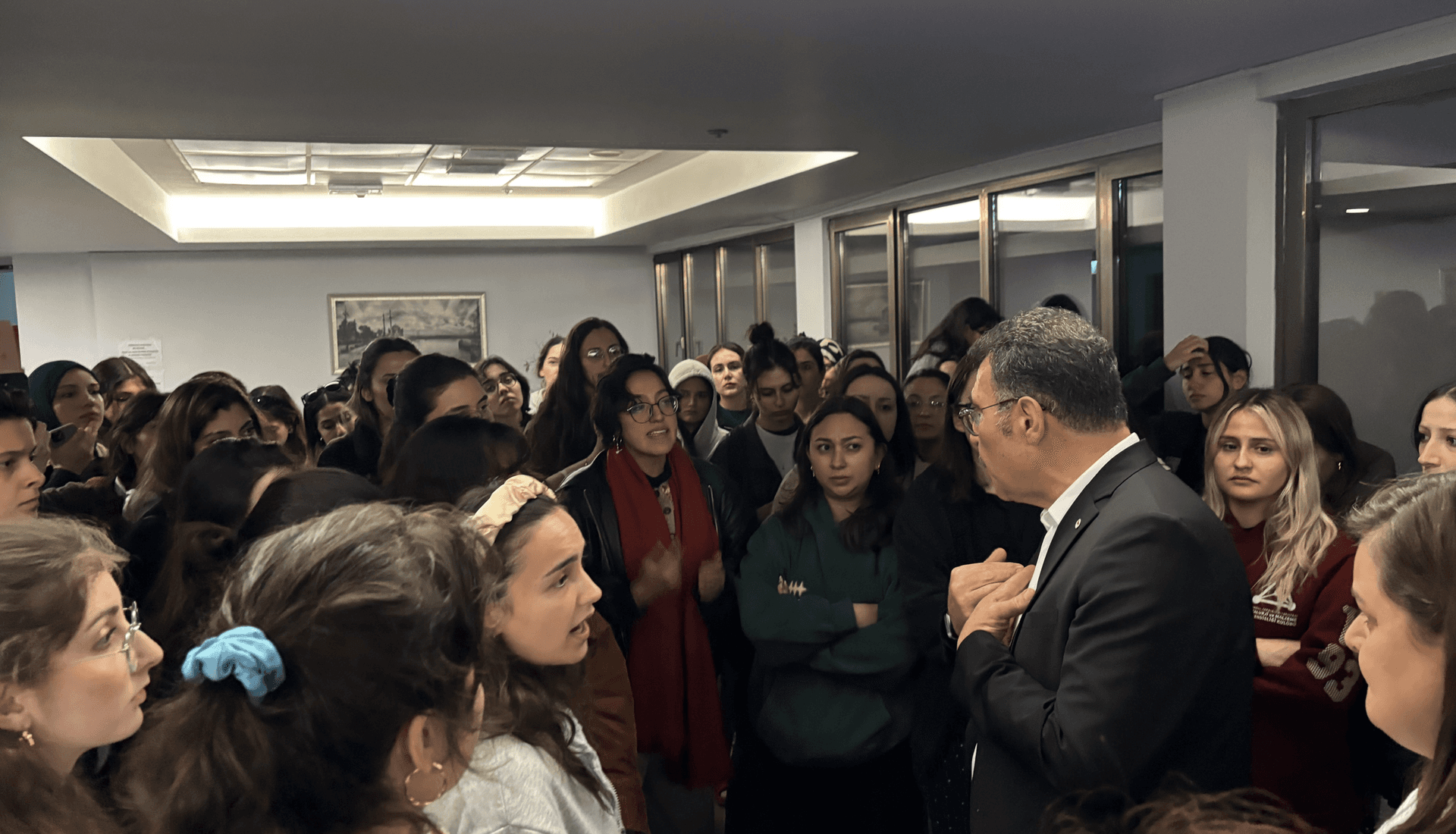 Özürsüz "sorumluluk": Rektör Hasan Mandal’ın yurttaki sapığa dair açıklamaları