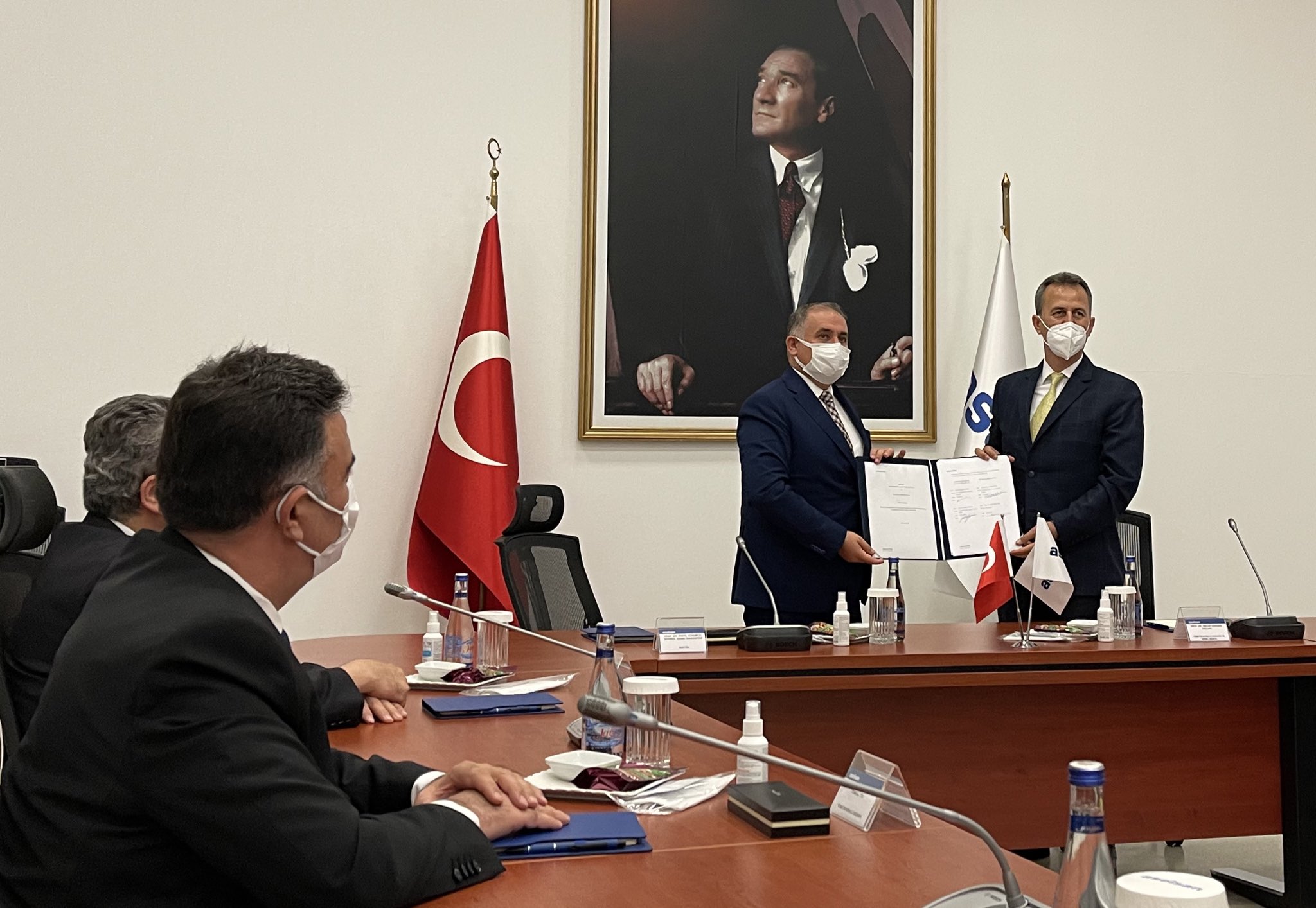 Aselsan Yönetim Kurulu Başkanı ve Genel Müdürü Haluk Görgün ile İTÜ Rektörü İsmail Koyuncu